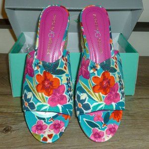 NWT Andrew Geller Aqua & Fuchsia Wedges (W 9.5)